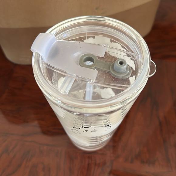 *NEW* Cloud and Bear Glass Cup with Lid & Straw - Picture 4 of 9